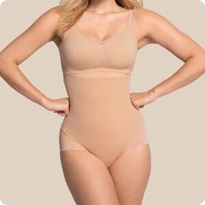 Honey love Super power briefs NWOT